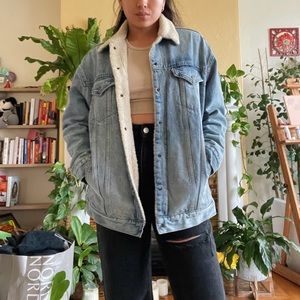 Levi’s Baggy Sherpa Jacket